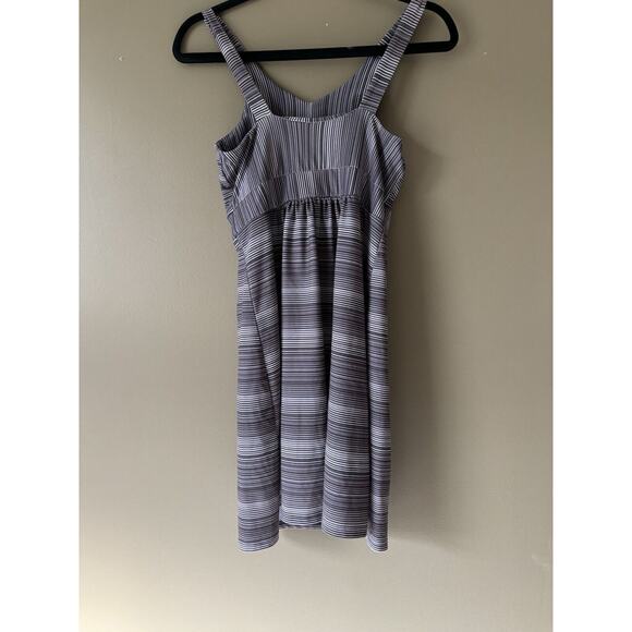 Tehama S Athletic Dress Shelf Bra Straps Tank Stripe Stretch Golf Beach Outdoor - Picture 3 of 9